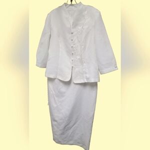 Periwinkle by Barlow Elegant White Maxi Skirt Ensemble